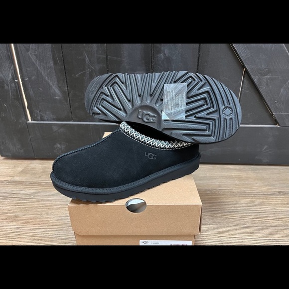 BLACK UGG TASMAN!! - Picture 2 of 3